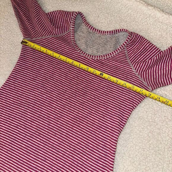 Lululemon Open Your Heart Reversible Long Sleeve Gray Pink Stripe GUC - Picture 9 of 12
